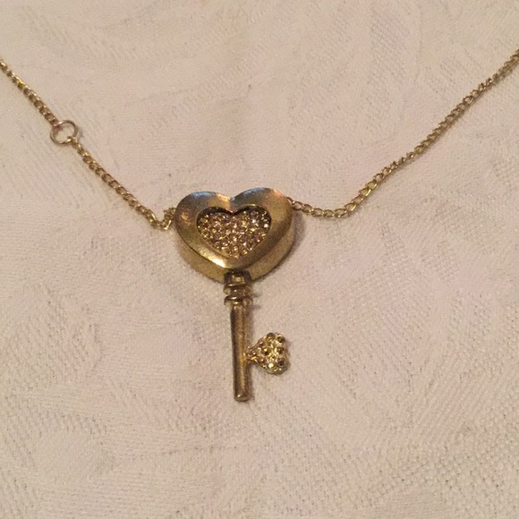 NWT Gorgeous New Rhinestone  Key /Heart 💋 - Picture 4 of 5